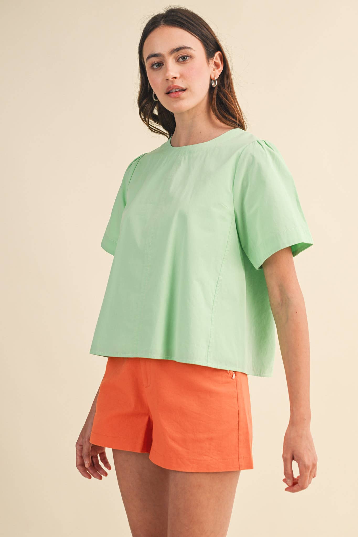 SEAM DETAIL SHORT SLEEVE BOXY TOP MTP4795: APPLE GREEN / L