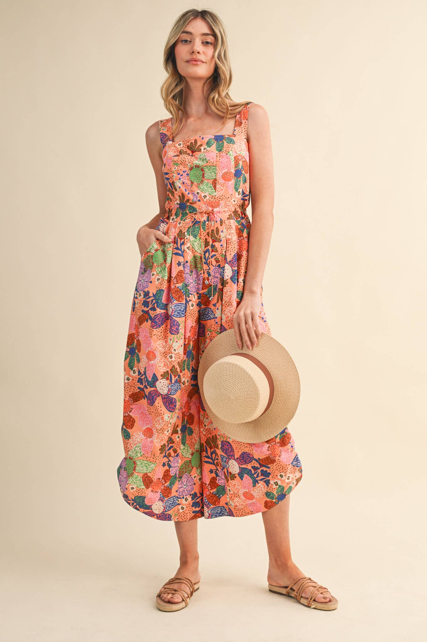 EXCLUSIVE FLORAL PLEATED CROPPED WIDE LEG JUMPSUIT MP4967: CORAL MULTI / S