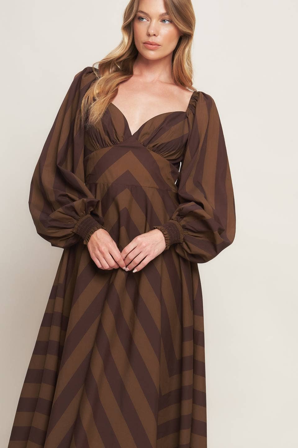 A printed woven midi dress - ID23114: Brown / Contemporary / M
