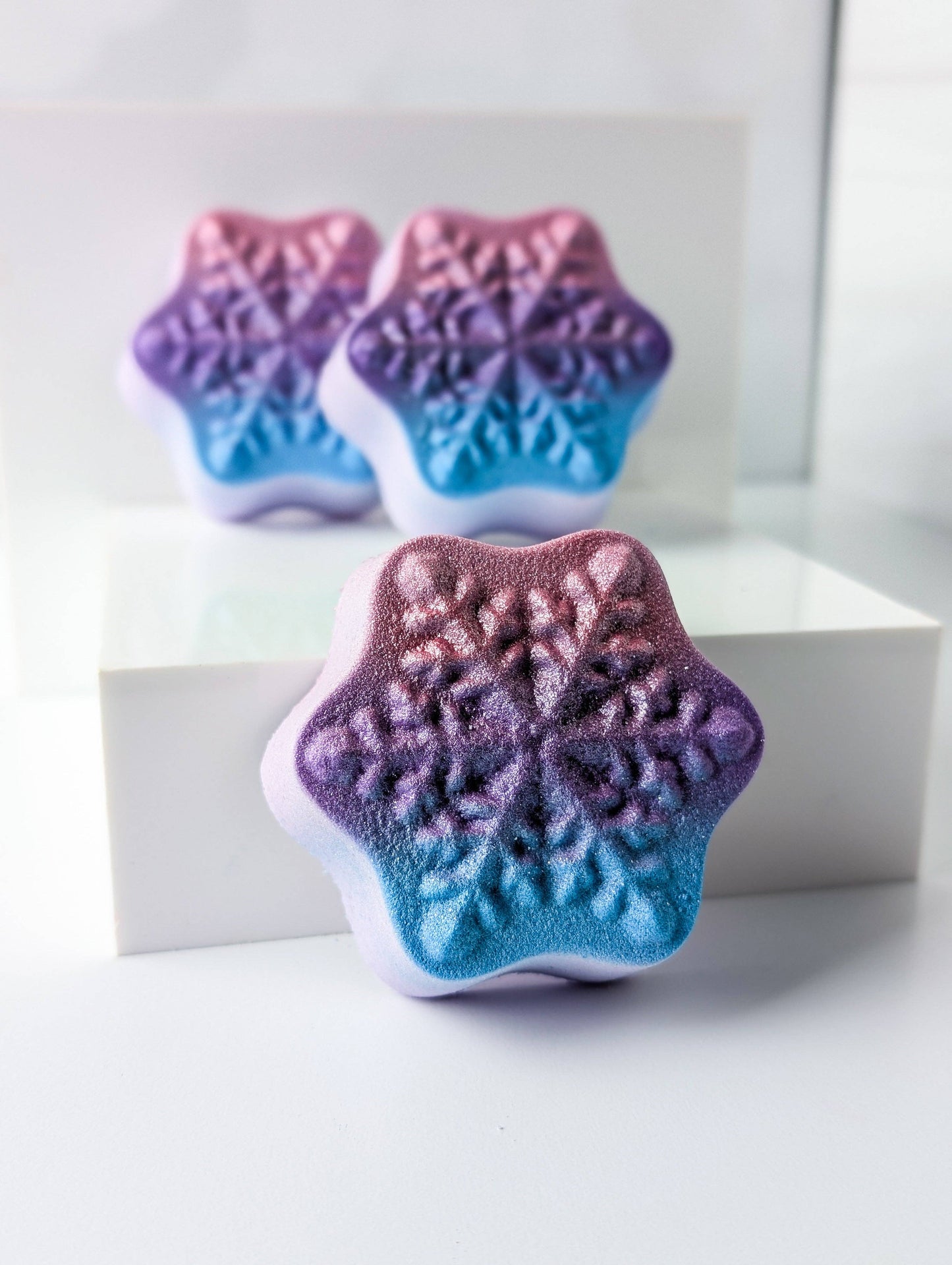 Sugar Plum Snowflake Bath Bomb - Christmas 2025