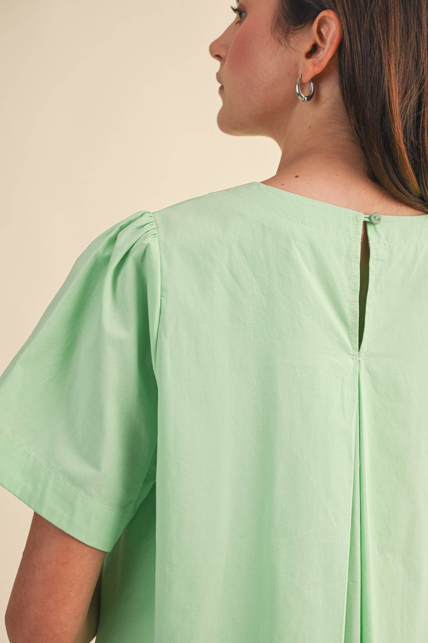 SEAM DETAIL SHORT SLEEVE BOXY TOP MTP4795: APPLE GREEN / L