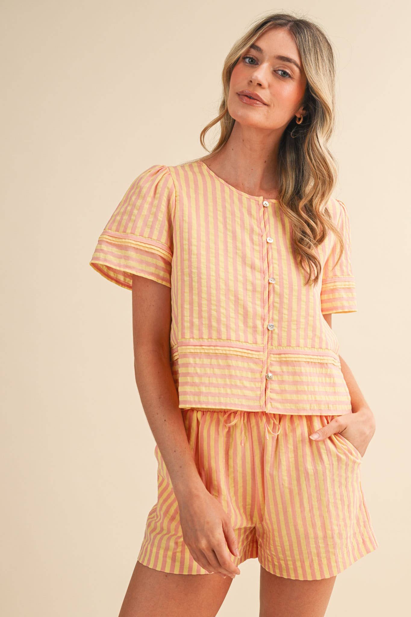 STRIPED BUTTON UP TOP AND SHORTS SET MPST4488: YELLOW PINK STRIPE / M