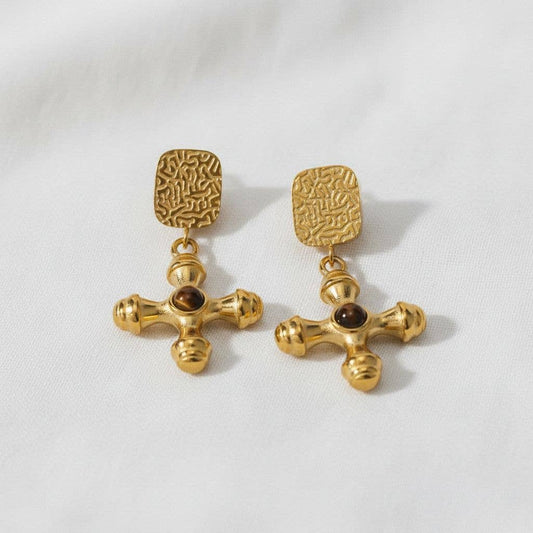 18K Gold Cross Pendant Necklace: A1