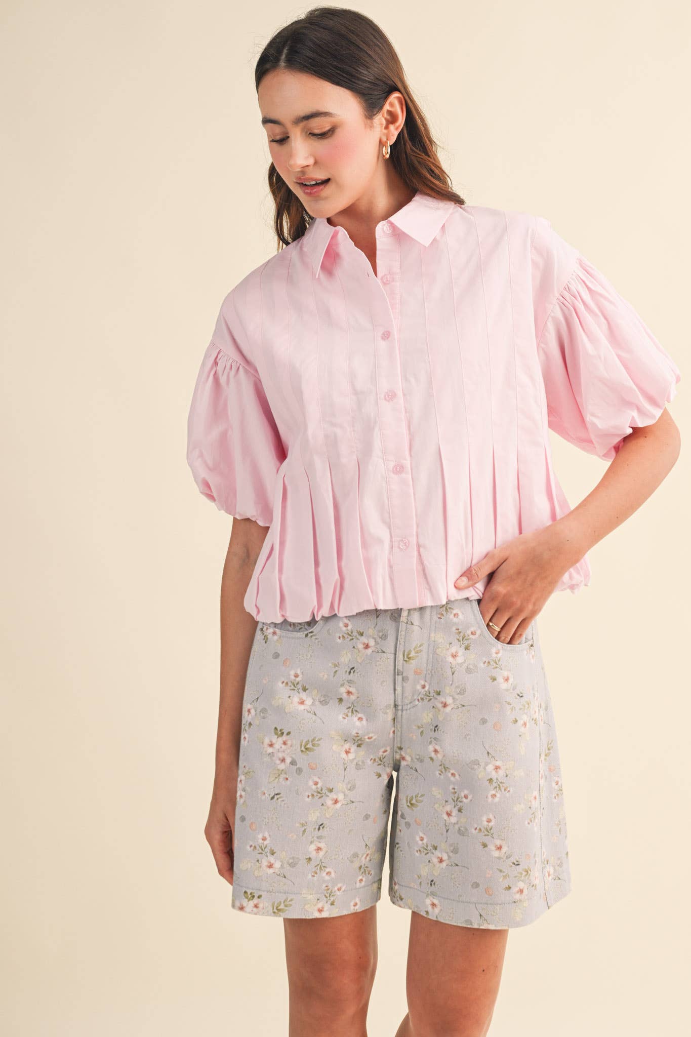 PLEATED BUBBLE HEM BUTTON DOWN TOP MTP4694: SKY BLUE / M
