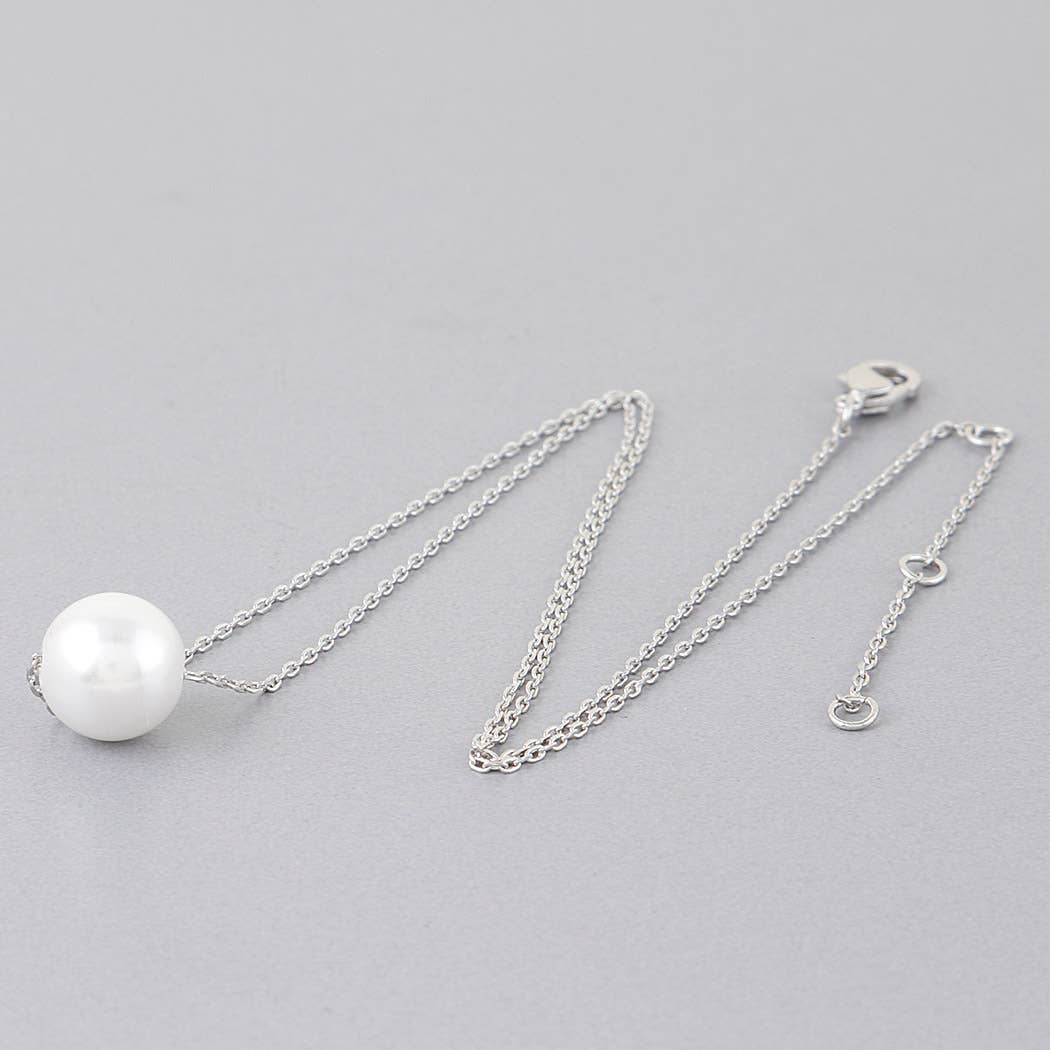 Classic Pearl Pendant Necklace: SCR