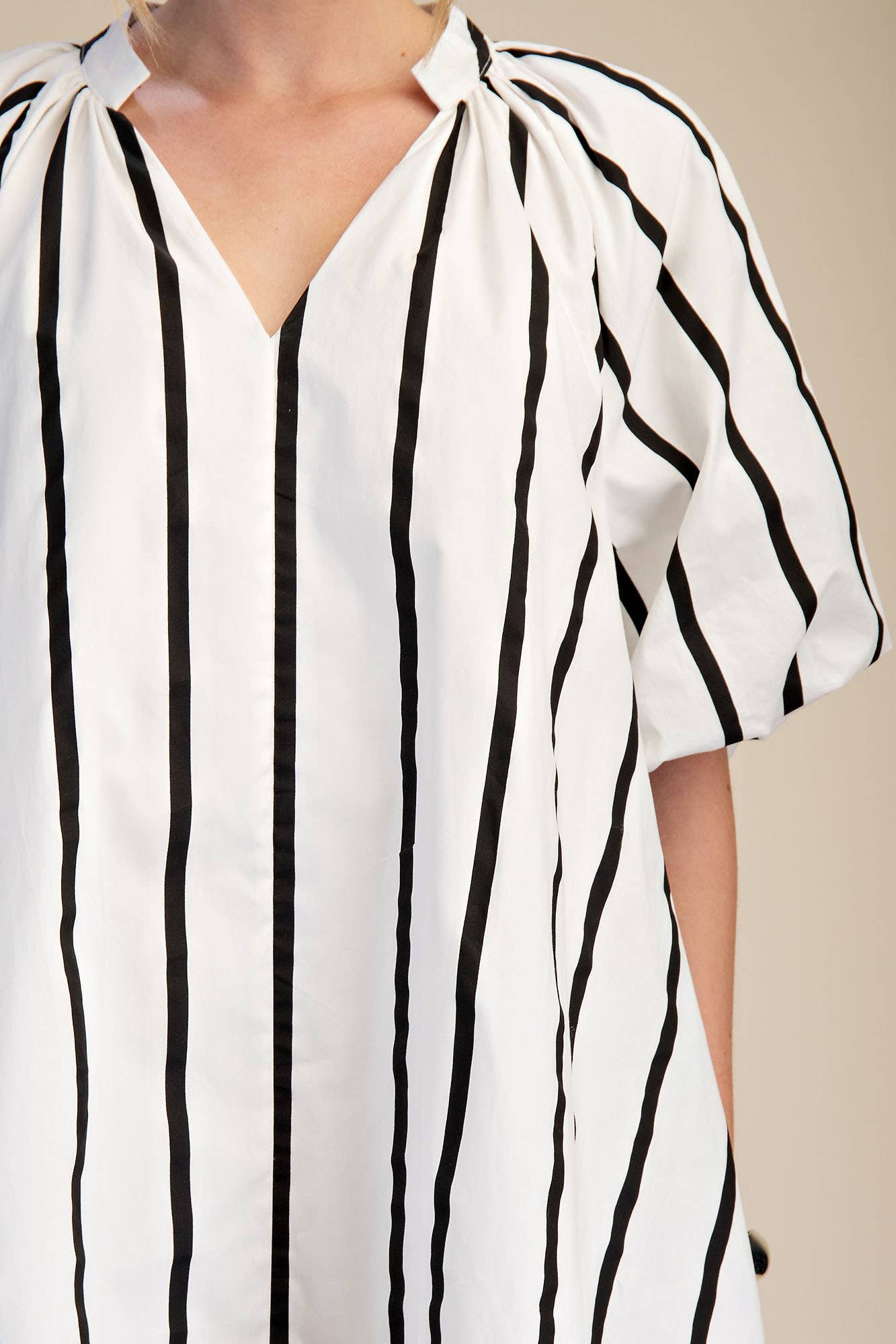 Puff-Sleeve Stripe Mini Shift Dress: Kelly Green / M