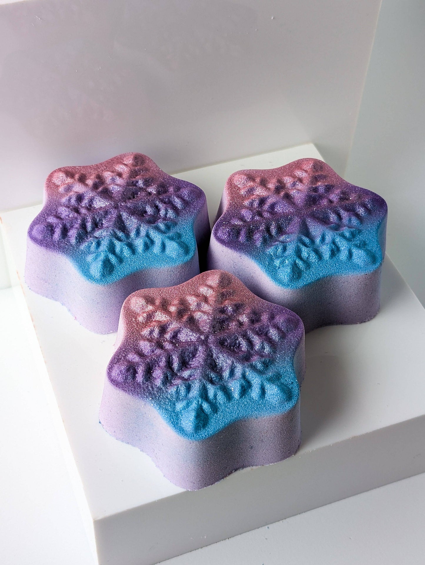 Sugar Plum Snowflake Bath Bomb - Christmas 2025