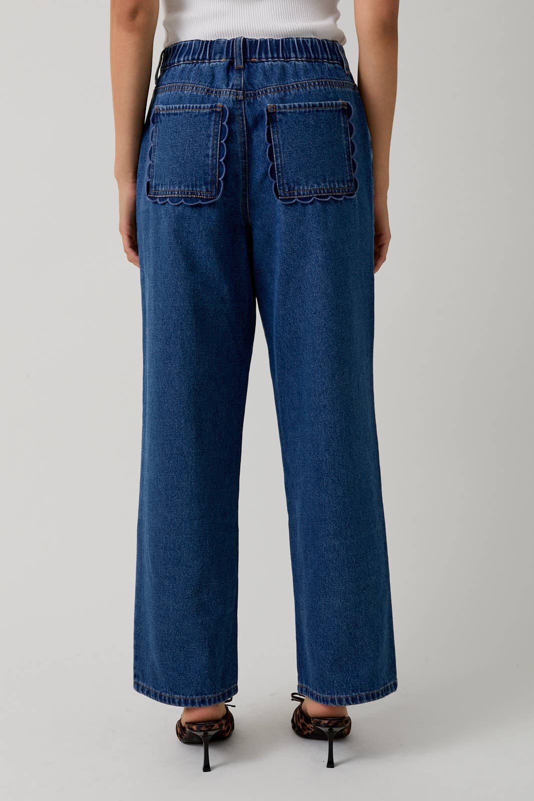 SCALLOP EMBO POCKET DENIM PANTS: DENIM / M