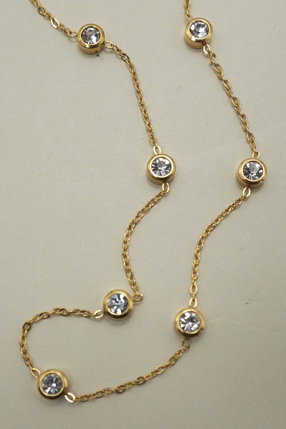 18K STAINLESS STEEL TARNISH FREE RHINESTONE NECK | 40NK9543: GOLD