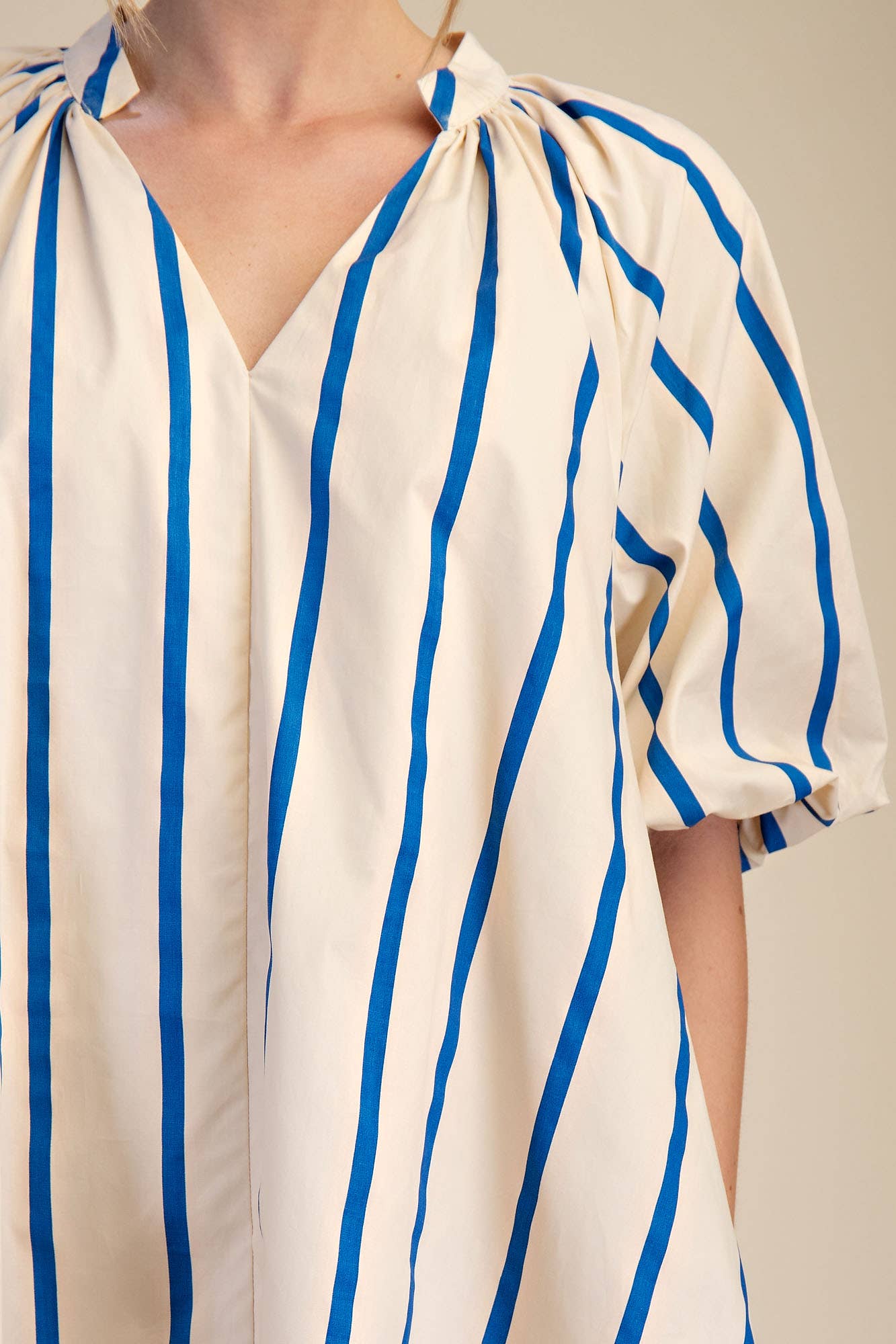 Puff-Sleeve Stripe Mini Shift Dress: Kelly Green / L