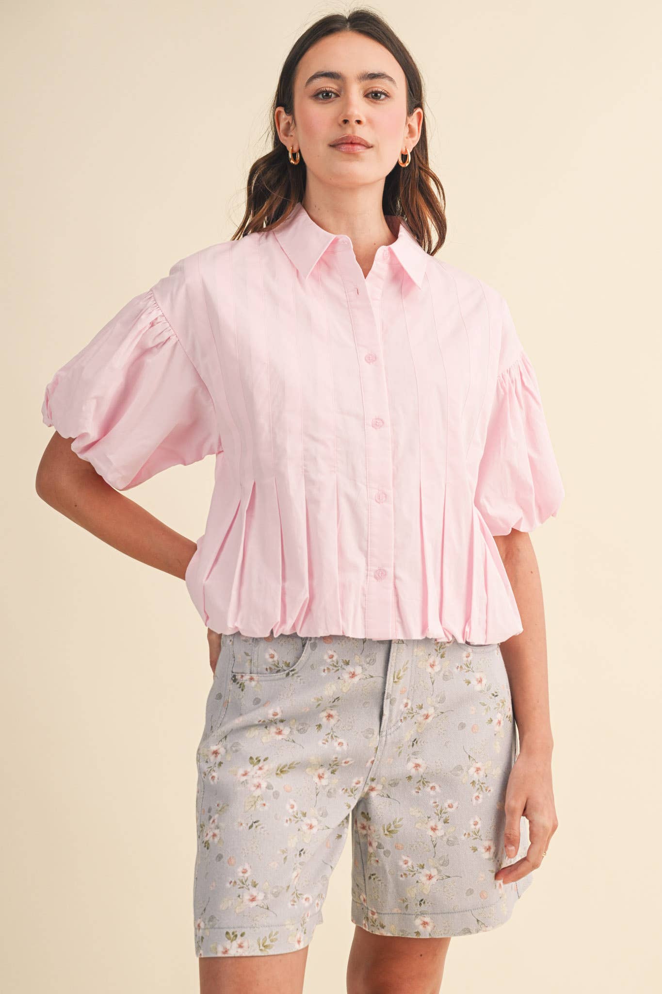 PLEATED BUBBLE HEM BUTTON DOWN TOP MTP4694: SKY BLUE / M