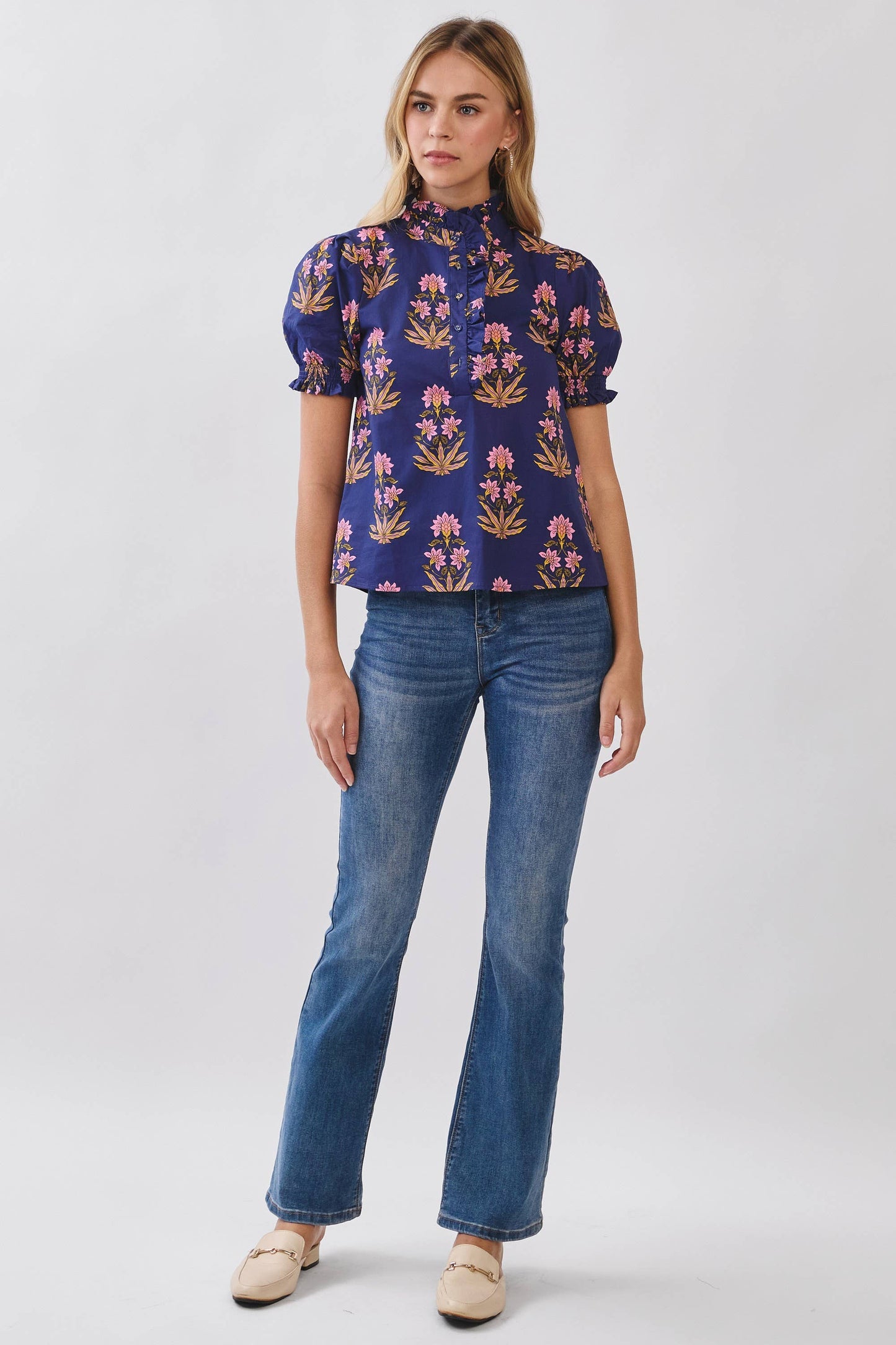 CT10117-Floral Print Ruffled Mock Neck Blouse: NAVY / M