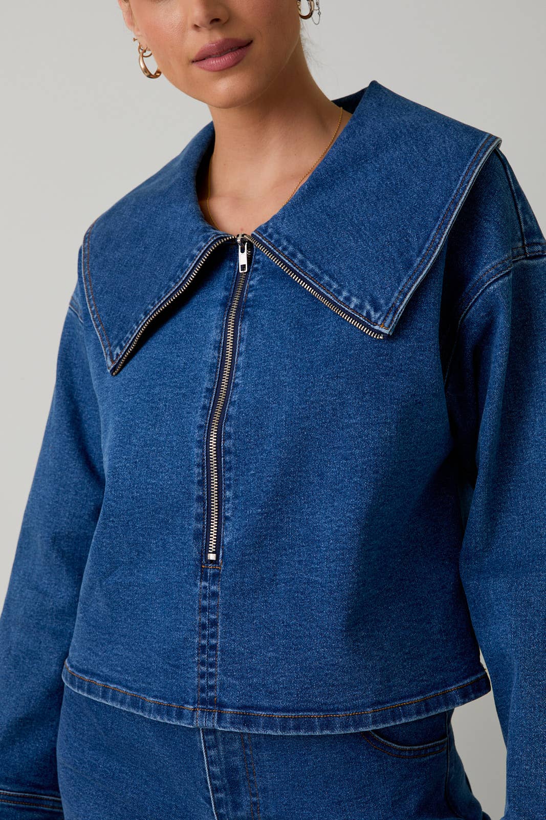 PETER PAN COLLAR LONG SLEEVE ZIP-UP DENIM TOP: DENIM / S