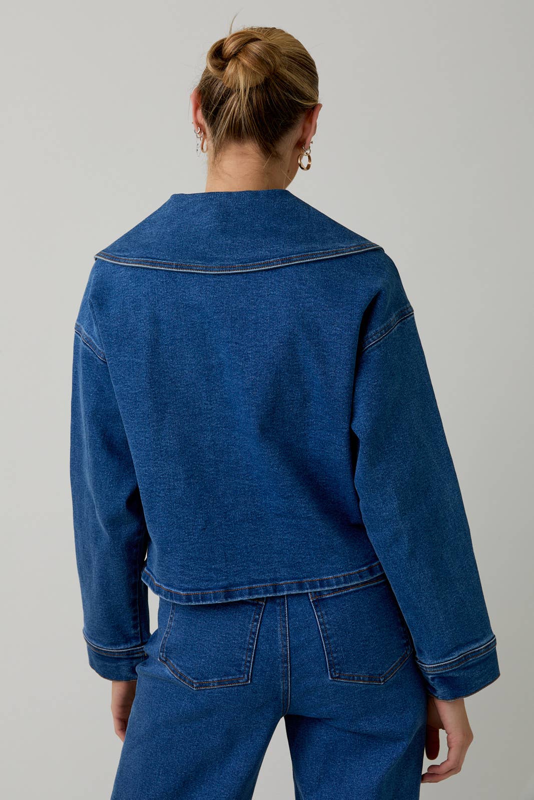 PETER PAN COLLAR LONG SLEEVE ZIP-UP DENIM TOP: DENIM / L