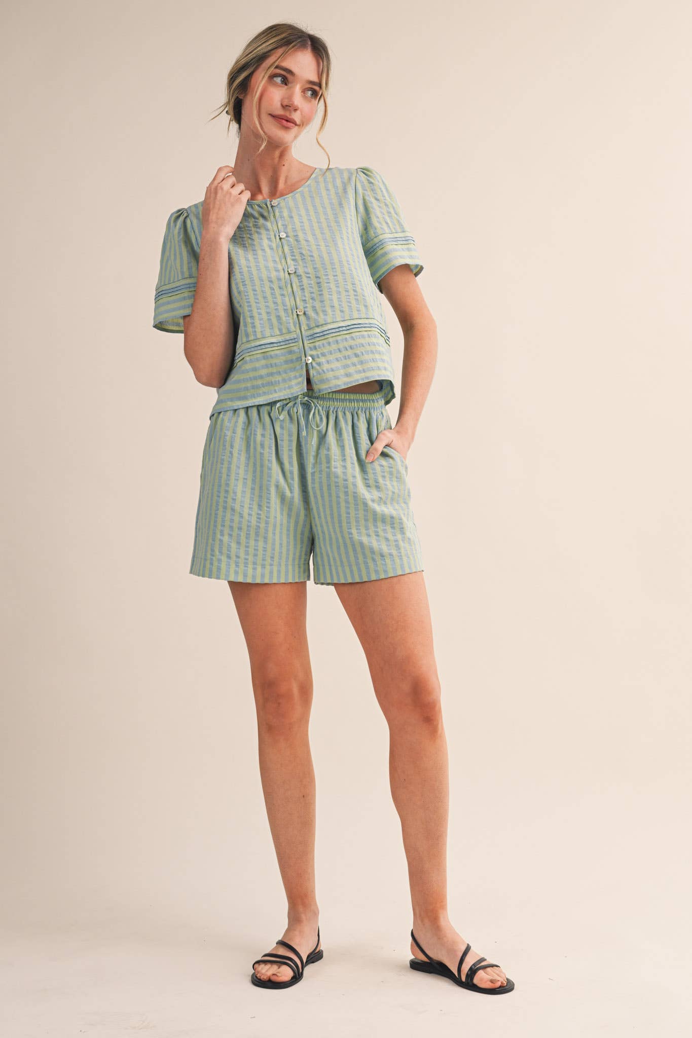 STRIPED BUTTON UP TOP AND SHORTS SET MPST4488: BLUE SAGE STRIPE / L
