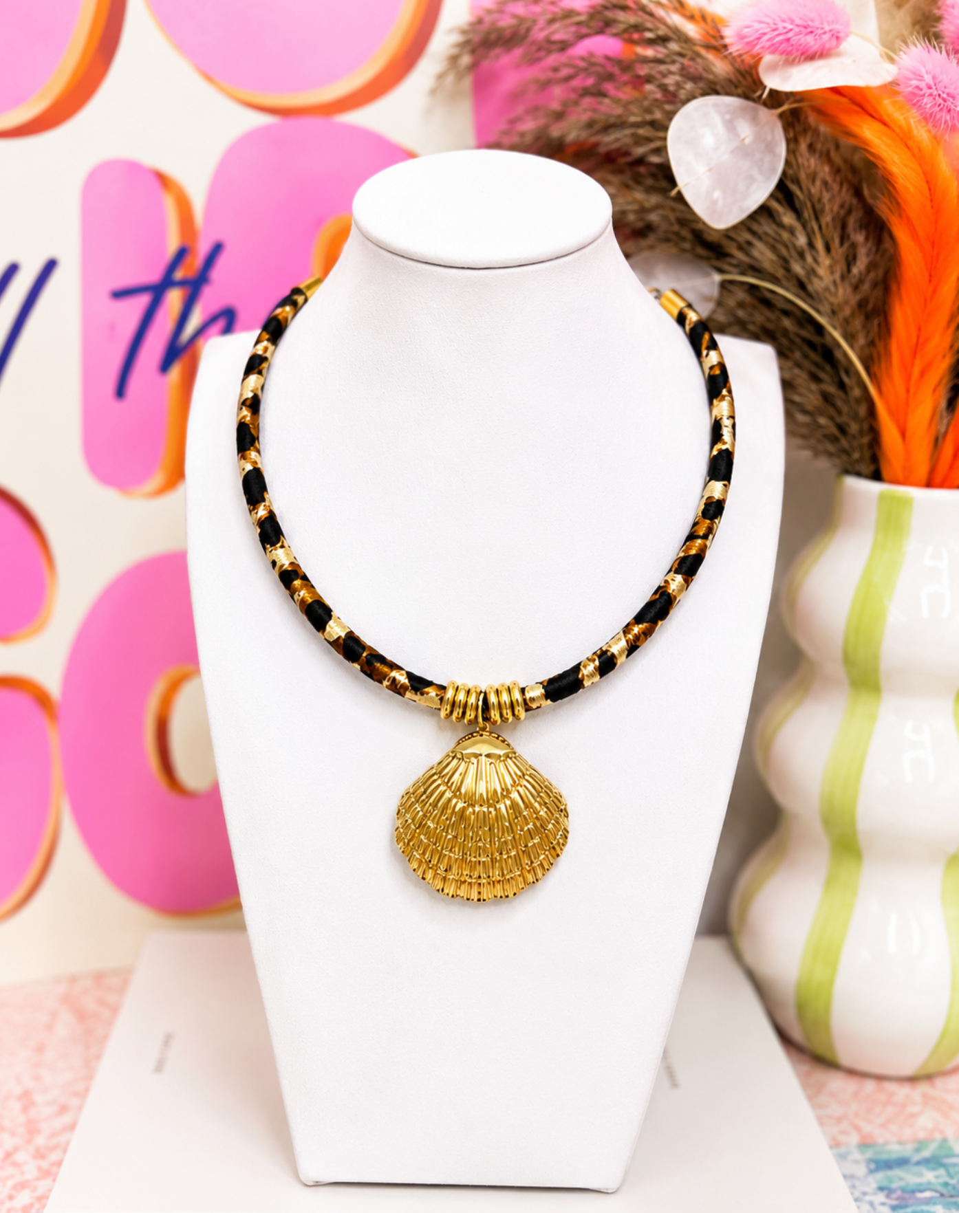 Golden Tide Shell Necklace | 18k Gold Plated Stainless Steel